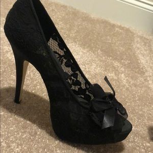 Chinese laundry , lace bow heel, never worn size 9